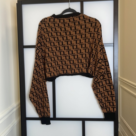 Cropped sweater - Picture 2 of 2